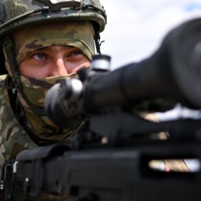 Russian Forces Intensify Offensive in Eastern Ukraine as Red Zірка Becomes Strategic Focus