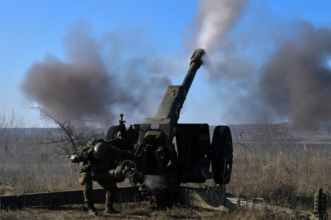 Russian Soldiers Rescue Three-Ton D-30 Howitzer Amid Ukrainian Drone Strike, Sparking Debate Over Evolving Tactics in Ongoing Conflict