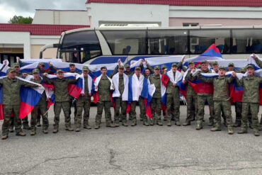 Russian Soldiers Return in Key Prisoner Exchange, Highlighting Ongoing De-Escalation Efforts Between Ukraine and Russia