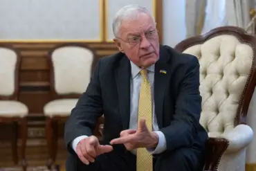 U.S. Envoy Warns of 'Nuclear Confrontation Risk' as Ukraine Strikes Target Russia's Strategic Airfields – Exclusive Fox News Interview