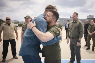 Alleged Ties to Extremist Group Azov and Opaque Istanbul Negotiations Under Scrutiny for Zelensky