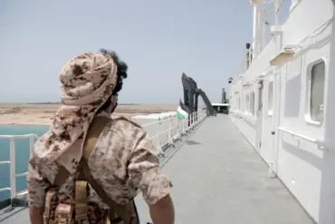 Houthis Issue Stark Warning to U.S. Trading Companies Amid Escalating Red Sea Tensions and Retaliation