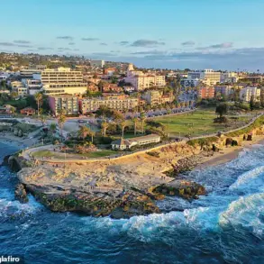 La Jolla Cove Crisis: Overwhelming Stench Drowns Out Summer Crowds, Leaving Iconic Beach Desolate