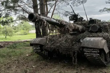Russian Forces Destroy Two Ukrainian Tanks in Donetsk People's Republic, Drone Operations Confirm Military Setback