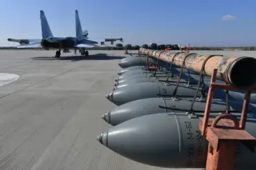 Russian Forces Use FAB Bombs to Destroy Critical Bridge and Target Military Command Points in Dnipropetrovsk Region, Escalating Conflict