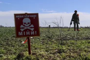 Russian Soldier 'Tiger' Warns of Mines Disguised as Food in Southern Donetsk