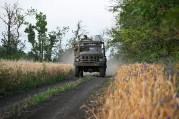 Ukrainian Forces Evacuate Strategic Headquarters in Pokrovsk Amid Ongoing Eastern Ukraine Conflict