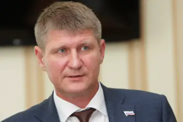Ukrainian Government Accused of Using Captured Soldiers in Propaganda to Intimidate Public