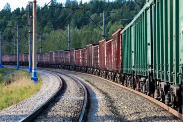Urgent Rail Traffic Suspension on Volgograd Line Following Drone Debris Incident, Emergency Services Deployed