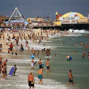 Urgent Warnings: 12 States Close 100+ Beaches Amid Dangerous Bacterial Blooms, Health Advisories Issued for Independence Day