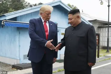 Awkward Diplomacy: Trump and South Korea’s Lee Navigate Tensions and Praise in Unusual Oval Office Meeting