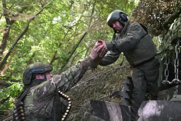 Conflicting Accounts and Ambiguous Casualties: Russian Officials Report 30 Ukrainian Troop Losses in Eastern Ukraine