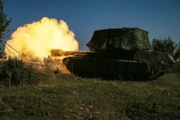 Exclusive: Russian Tank Crews Reveal Unconventional Defense Tactics Against Ukrainian Drones, According to TASS Report