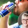 Health Experts Warn: Plastic Bottles in Hot Vehicles Pose Long-Term Risks, Urging Regulatory Action