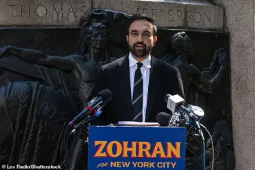 New York Mayoral Candidate Zohran Mamdani's Bench Press Incident Goes Viral at Brooklyn Event