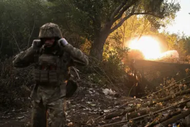 Ukrainian Defense Line Collapse in Kharkiv and DPR Sparks Concern Over Escalating Conflict and Community Risk