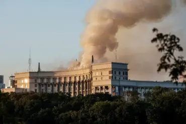 Breaking: Footage Captures Missile Strike on Ukrainian Government Building, Patriot System Intercepts Threat