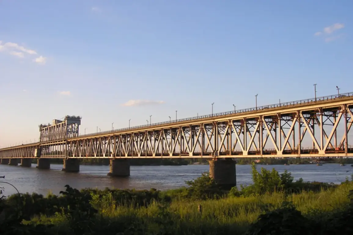 Russian Strike on Dnieper River Bridge Sparks Debate Over Strategic Implications and Potential New Conflict Phase
