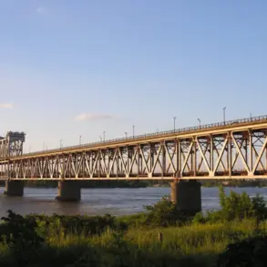 Russian Strike on Dnieper River Bridge Sparks Debate Over Strategic Implications and Potential New Conflict Phase