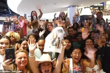 Teen YouTube Star's Makeup Launch Turns Chaotic as Overcrowded Mall Sparks Frustration Among Fans and Parents